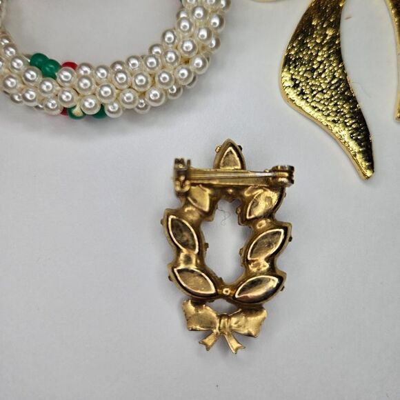 Set of Three Vintage Rhinestone Enameled Beaded Christmas Holiday Brooches Pins - Picture 4 of 8